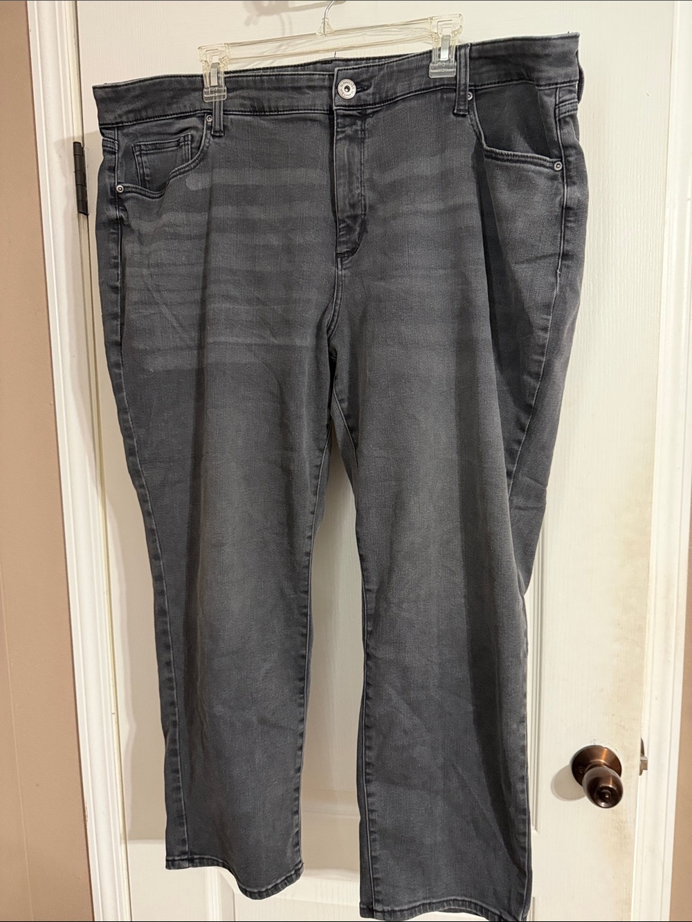 Women's Cropped Ankle Jeans in Charcoal Gray Girlfriend fit